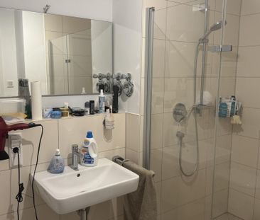 Neubau mit Stil – lichtdurchflutete 1-Zimmer-Wohnung in urbaner Lage - Photo 3