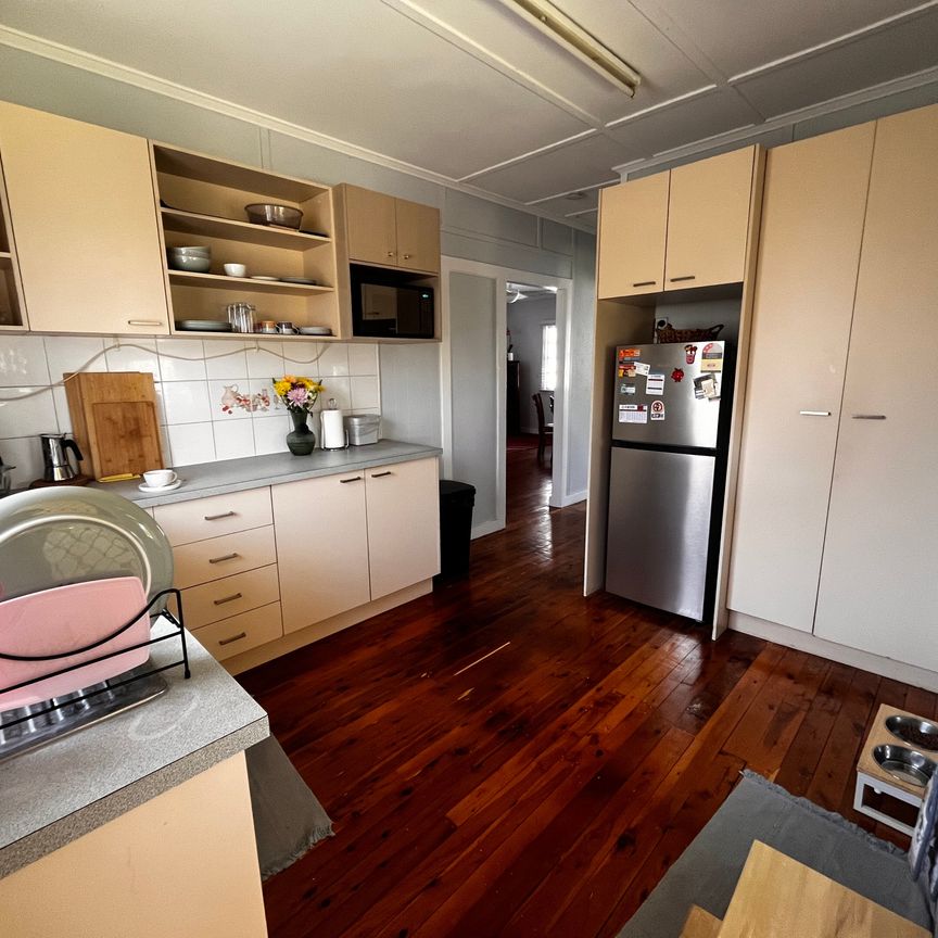 Upper Mount Gravatt - Photo 1