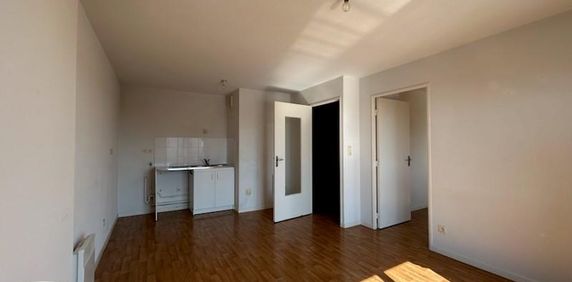 Location Appartement 2 pièces 37m² TRELAZE 49800 - Photo 2