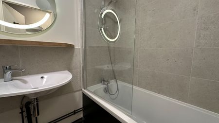 Dans Résidence Hôtelière, Studio meublé de 19 m2, Royalieu proche de l'ESCOM - Photo 4