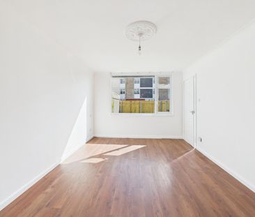 2 bedroom end of terrace house to rent - Photo 3