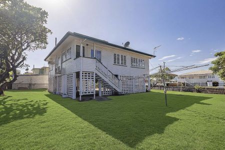 54 Landsborough Street, North Ward - Photo 2