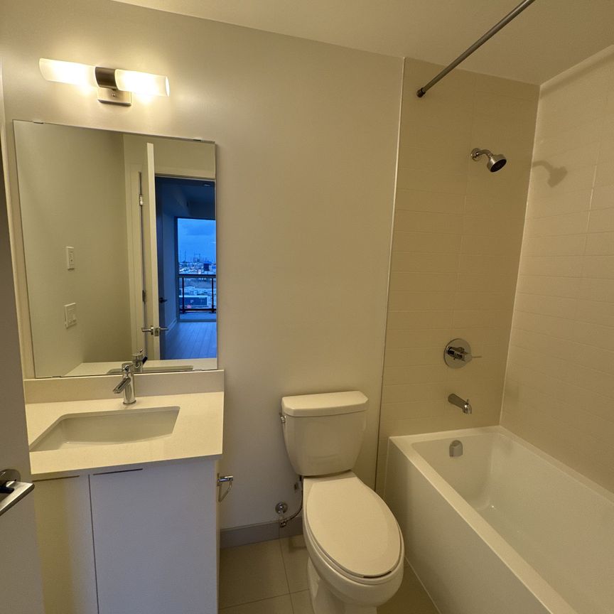 For Lease - 3071 Trafalgar Road Unit# 407, Oakville, Ontario - Photo 1