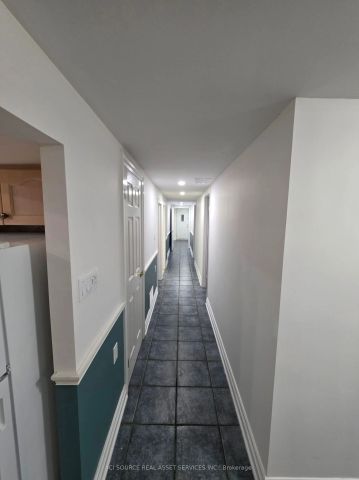 33 Broomfield Drive #Basement - Photo 2