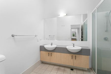 13/120 Robertson Street, Fortitude Valley QLD 4006 - House For Rent - $1,000 | Domain - Photo 5