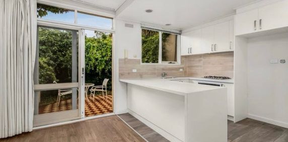 South Yarra - Photo 2