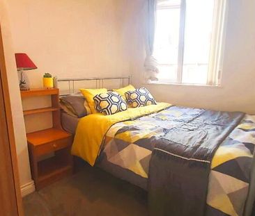 39 Donegall Avenue, Belfast, BT12 6LS - Photo 6