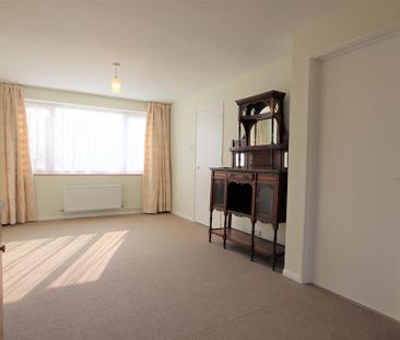 2 bedroom semi-detached house to rent - Photo 3