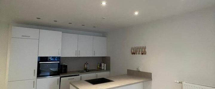 wunderschöne frisch sanierte 2 Zimmerwohnung 75qm in Neustadt - Photo 1