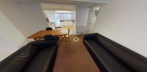 6 bedroom house to rent - Photo 1