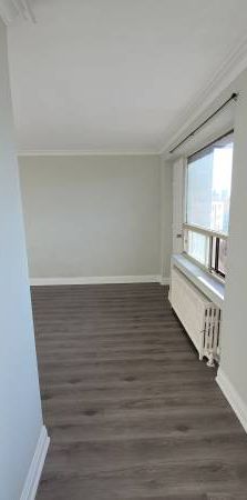 one bedroom apartment with balcony - Photo 1