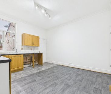 2 bedroom terraced house to rent - Photo 6