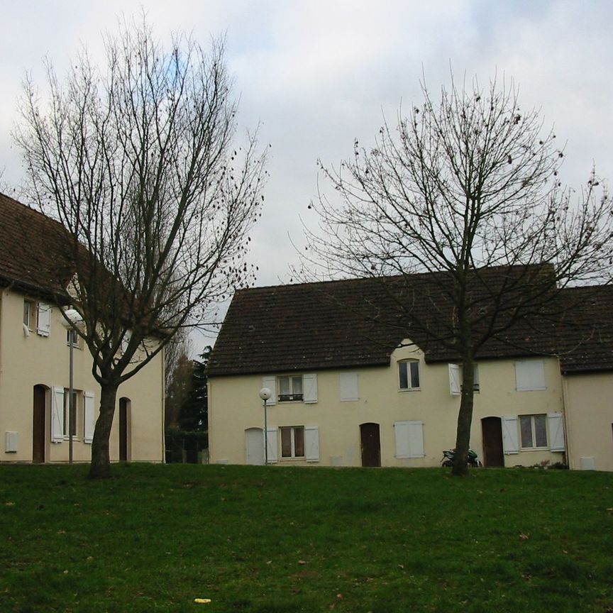 Verrières , Maison - T4 - 80.00m² - Photo 2