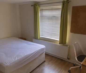 4 bed house to rent in The Cross, Wivenhoe - Photo 6