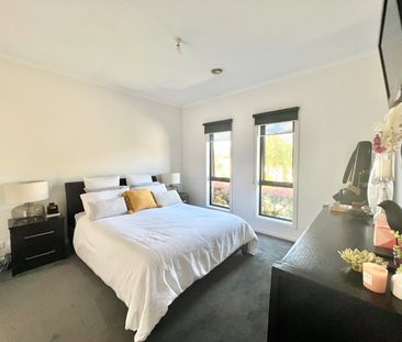 Immaculate, Comfortable and Private - Photo 3