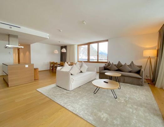 Geräumige Familienwohnung mit Hotel-Service und Bergblick - Foto 1