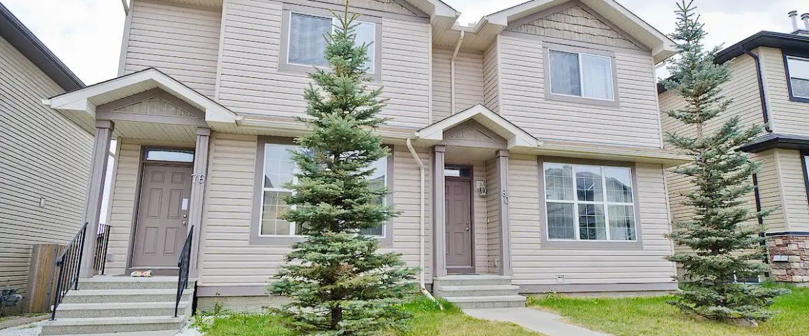 2 Bedroom Duplex, Great Location! (Available Now) — 3 Bedrooms Duplex - Photo 1