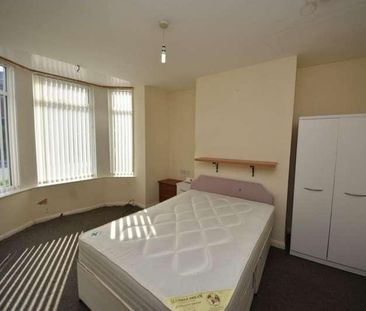The Avenue, Leigh, WN7 - Photo 1