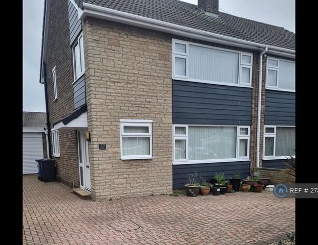 3 bedroom semi-detached house to rent - Photo 1