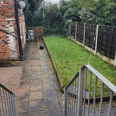 Ground floor flat to rent - Photo 4