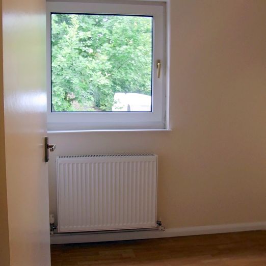 Well Presented Two Bedroom Apartment to Let in Thorplands - Photo 1