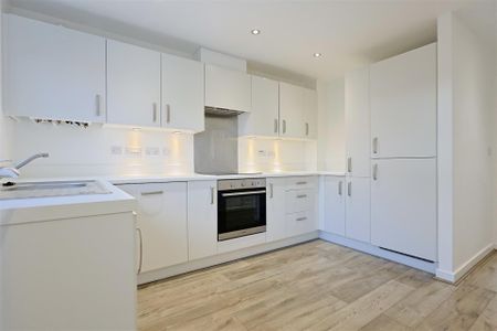 2 bedroom Semi-detached house to rent in Thorn Road, Blaydon-On-Tyne, Tyne and Wear NE21 - Photo 3