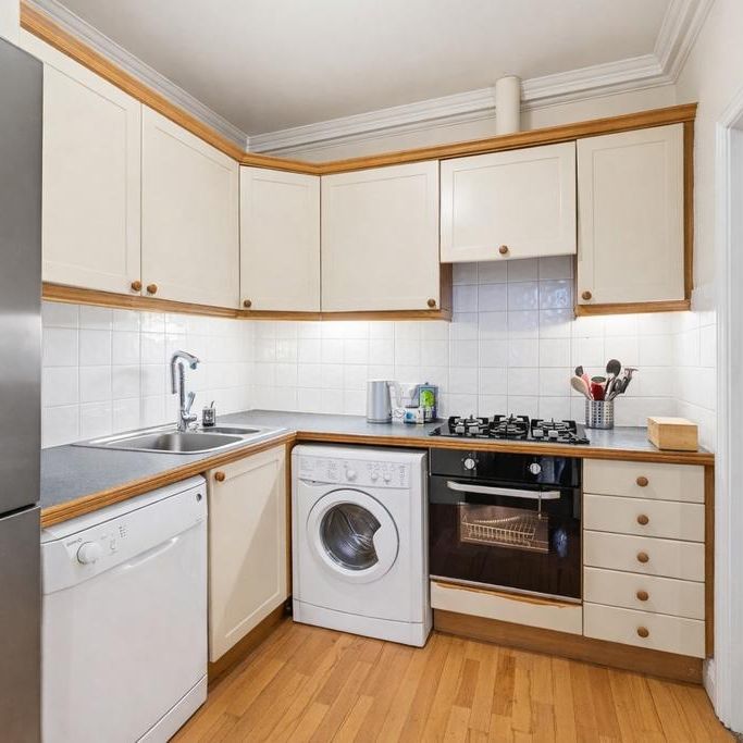 2 bedroom flat to rent - Photo 1