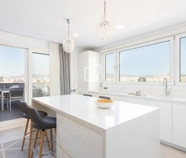 Excellent 2 Bedroom Penthouse with 1m² terrace for rent in Poble Se... - Photo 6