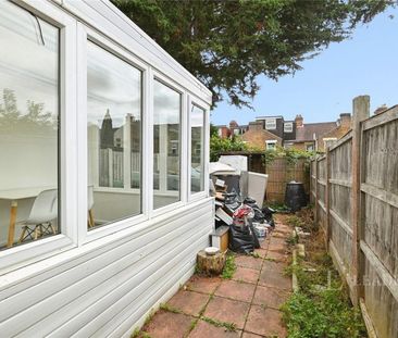 1 bedroom property to rent Douglas Road, Maidstone, Kent, ME16 - Photo 6