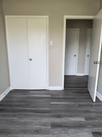 11 Iroquois Apartments - Photo 5