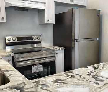 For Lease - 194 Vantage Loop Street, Newmarket, Ontario - Photo 1