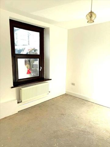 Heol Y Banc, Bancffosfelen, Llanelli, SA15 - Photo 3