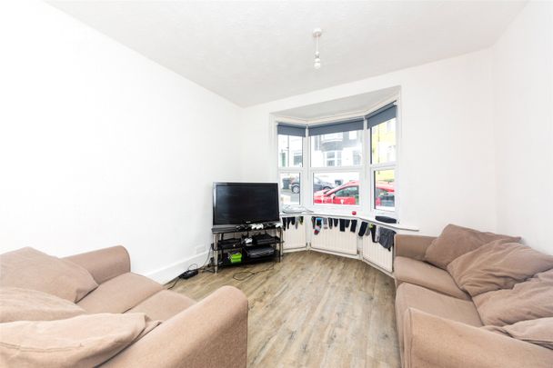 4 bedroom house to rent - Photo 1