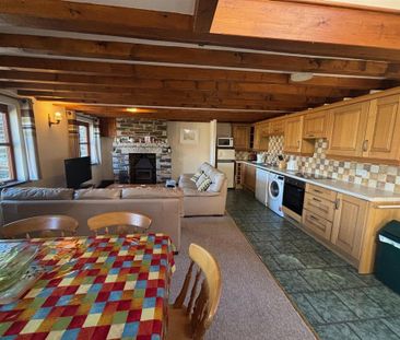 3 bedroom semi-detached house to rent - Photo 3