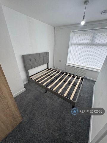 1 bedroom in a house share to rent - Photo 4