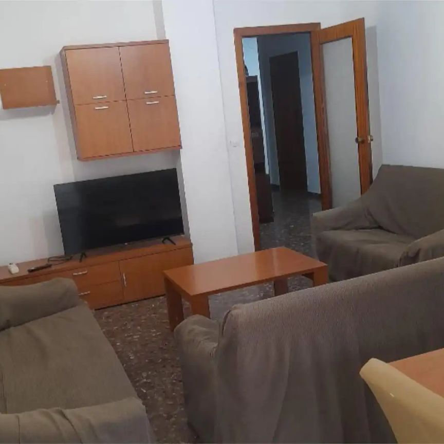 Piso de alquiler en Carrer Rosell, 20, Casco Histórico - Photo 1