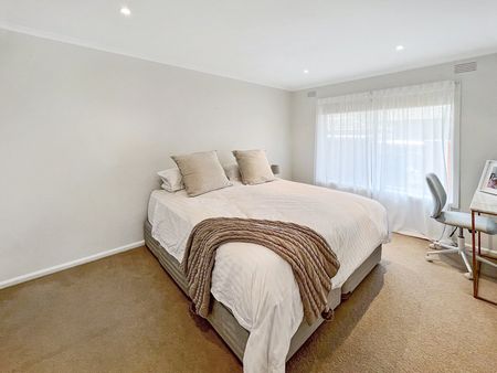 8/6 Edward Street, Essendon VIC 3040 - Photo 4