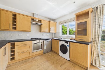3 bedroom House in Barley Gardens, Wokingham - Photo 4