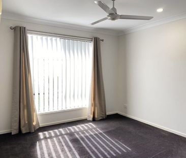 Modern 4-Bedroom Family Home in the Heart of Pimpama - Photo 2