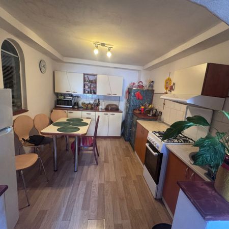 Casă ideală pentru activități educaționale, medicale sa - Fotografie 3