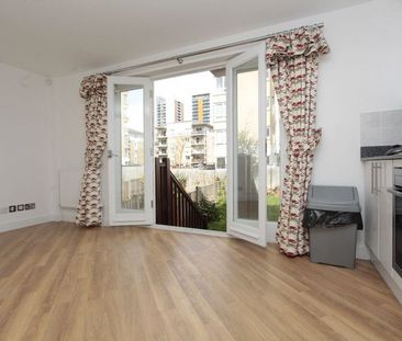 Room in a Shared Flat, Canary Wharf Area, E1 - Photo 6