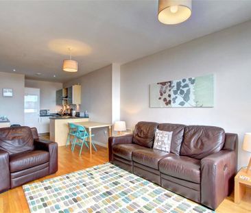2 bedroom apartment to rent - Photo 2