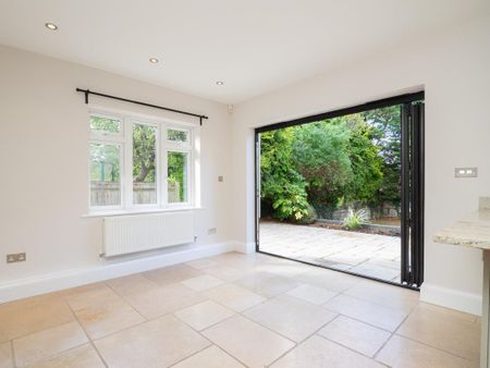 5 bedroom detached house to rent - Photo 4