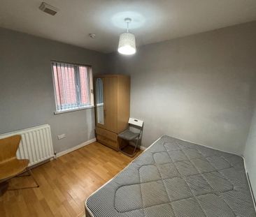 Great Location, 68c University Avenue, Queens Quarter, Belfast, BT7... - Photo 5