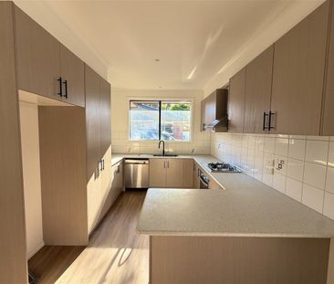 Coastal Edge Living with Everyday Convenience Perfectly Positioned ... - Photo 4