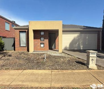 “Family Home in the Heart of Point Cook” - Photo 4