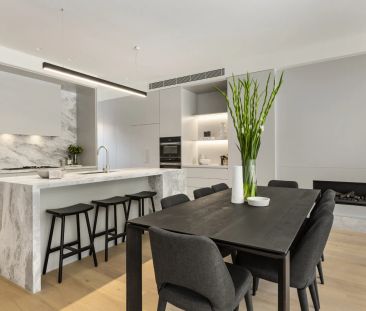 Sensational Carr Architect Designed Quiet Rear Town Residence - Photo 5