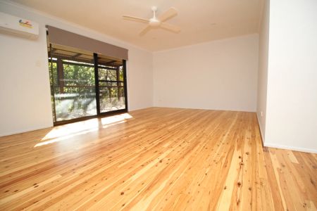 FULLY REFURBISHED, FAMILY HOME - Photo 5