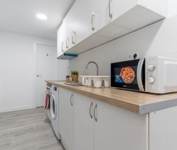 Modern Room with private bathroom in Usera - Photo 3