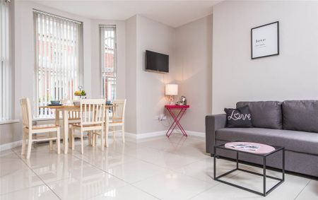 90 University Street Apartment 4, Botanic Avenue - Queens Quarter, Belfast, BT7 1HP - Photo 2